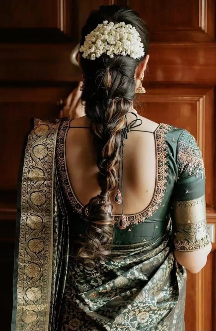 Ethnic Motifs Woven Design Zari Banarasi Silk Kanjeevaram Saree, Green and gold-toned kanjeevaram saree, Saree With FREE Matching Petticoat