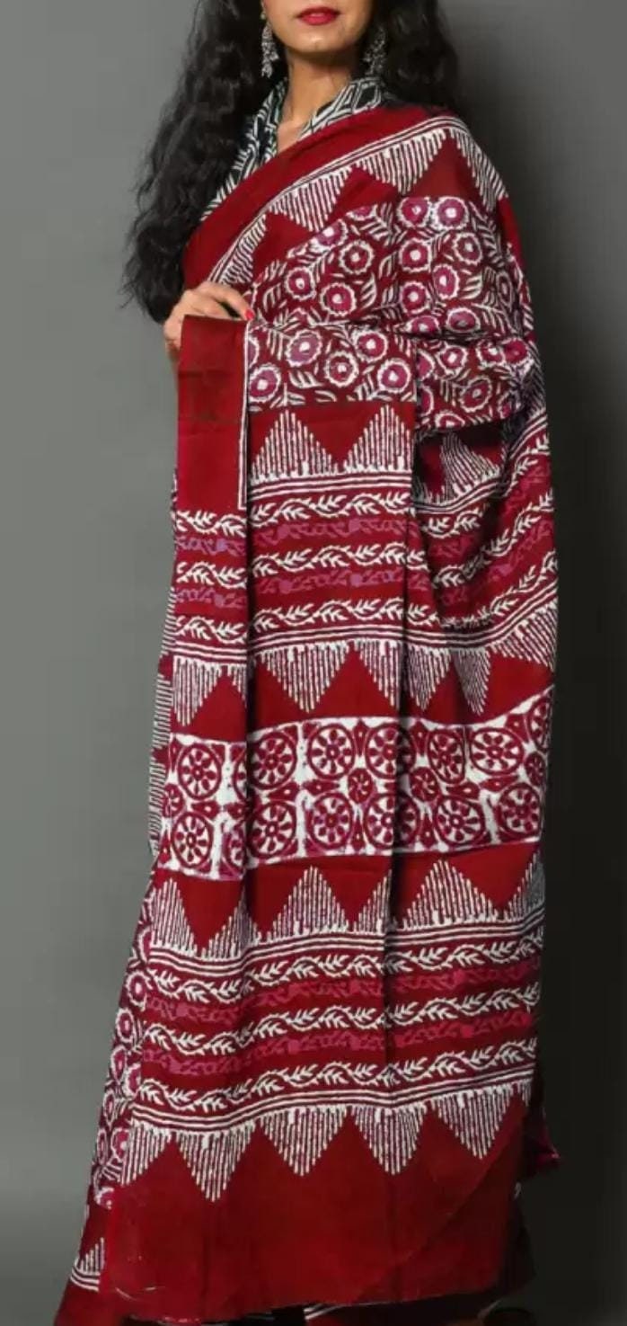 Ethnic Motifs Printed Pure Cotton Saree, Red and white saree, Saree with FREE Petticoat, The saree does not come with a blouse piece