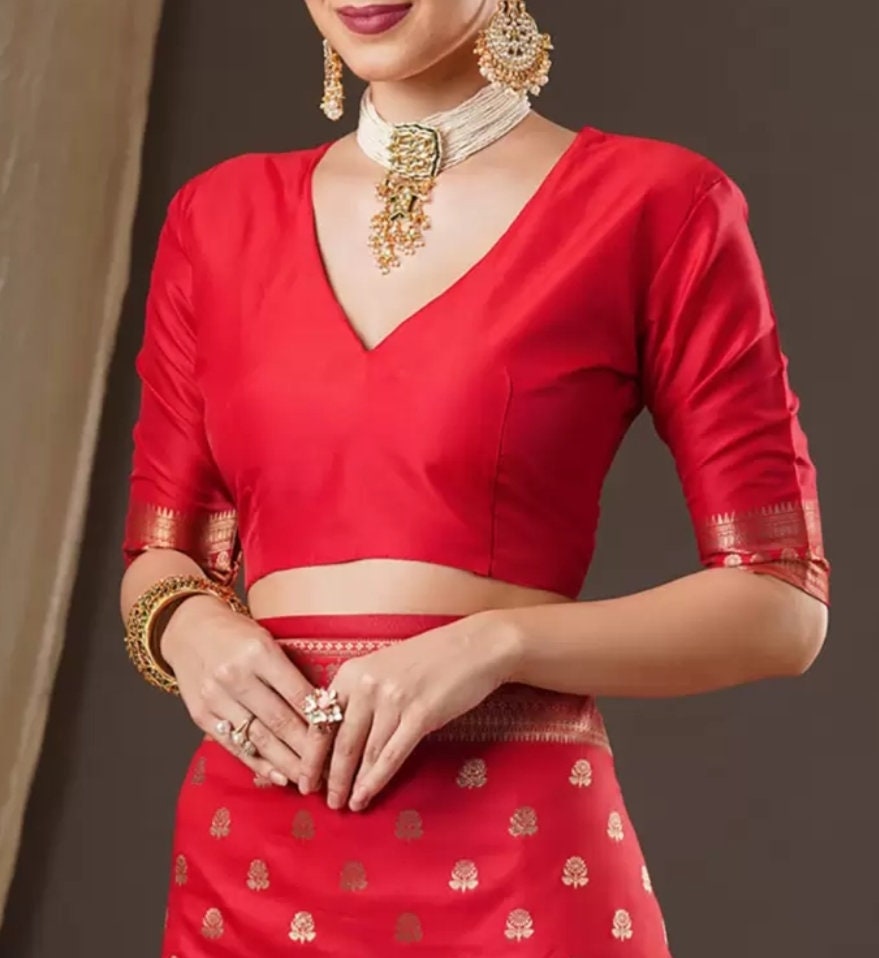 Floral Zari Banarasi Saree, Red & gold-toned banarasi saree, woven design with woven design border, Saree With FREE Matching Petticoat