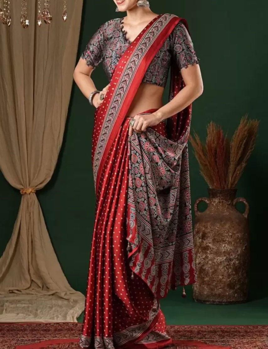 Red Black Bandhani Pure Crepe Saree with Traditional Ethnic Print Decorative Border Lightweight Indian Wear Weddings Pooja Festive Occasions