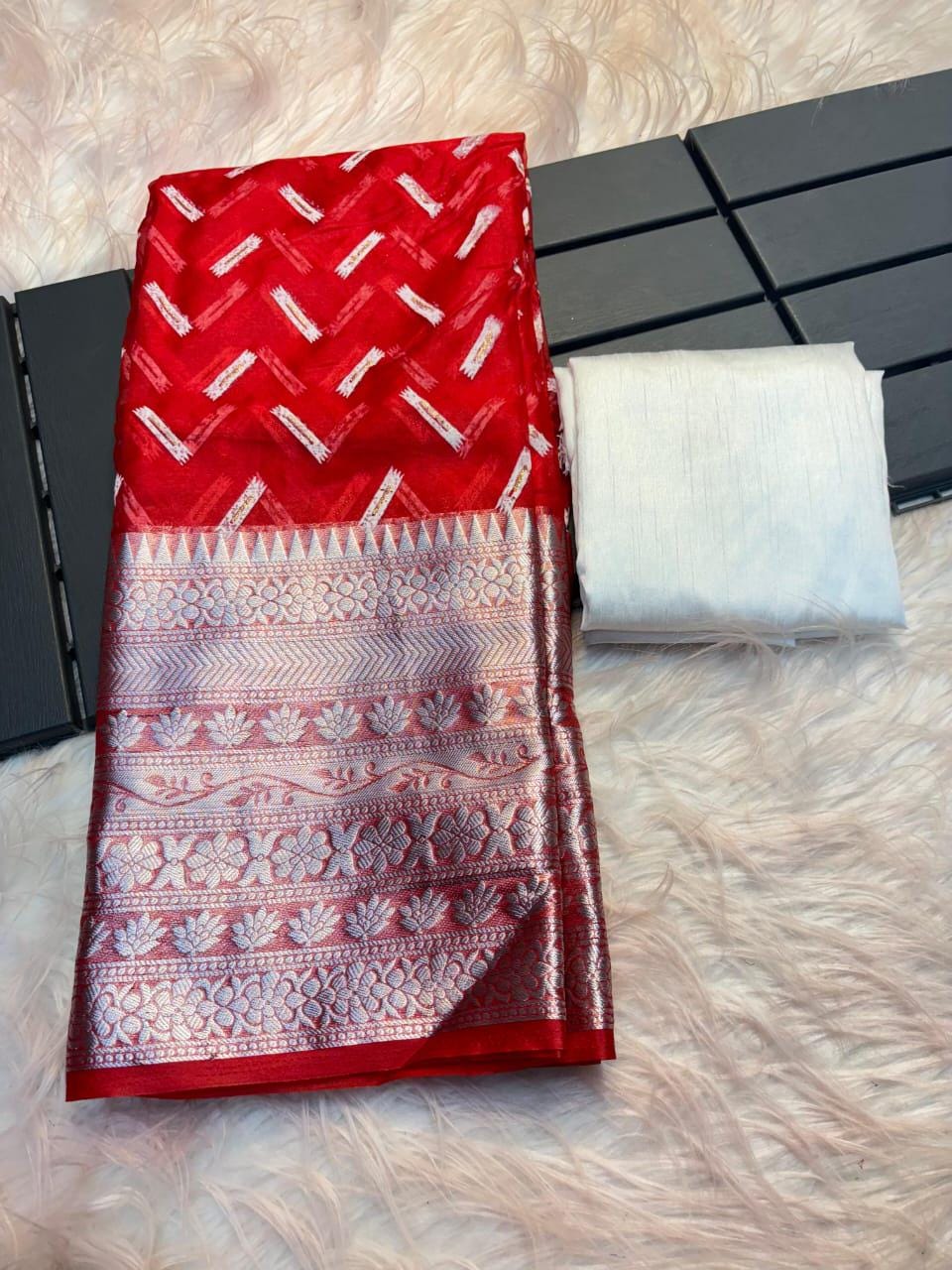 RED Pure Organza Kanchipuram Jacquard Border with Heavy Foil Worked in All Over Full Saree Ideal for a Wedding