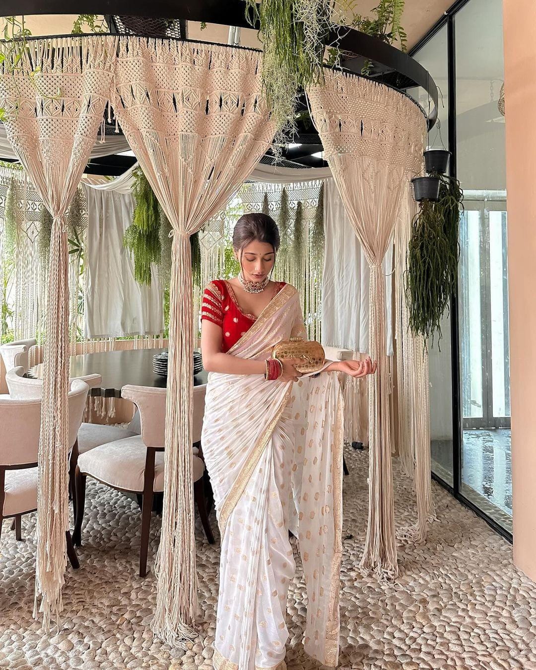 Red and White Viscose Georgette SAREE with Contrast Blouse and Free PETTICOAT Perfect for FESTIVE and Party Wear
