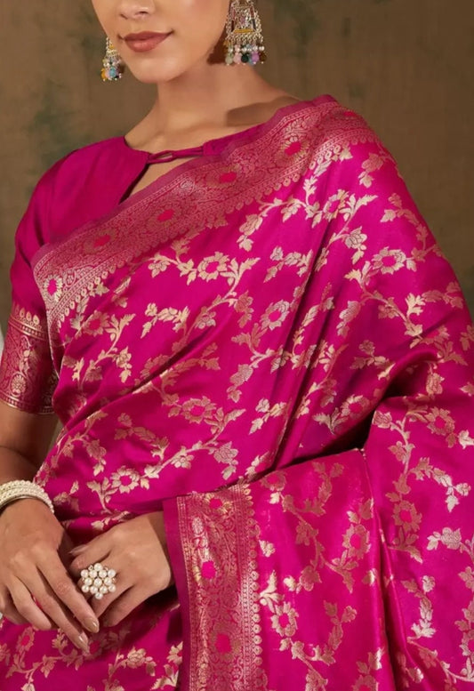 Pink & Gold-Toned Floral Woven Design Zari Banarasi Saree, Floral woven design with woven design border, Saree With FREE Matching Petticoat